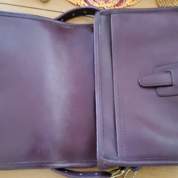 Vintage Coach Messenger Crossbody New York City in Burgundy +Original Hangtag - Picture 7 of 10